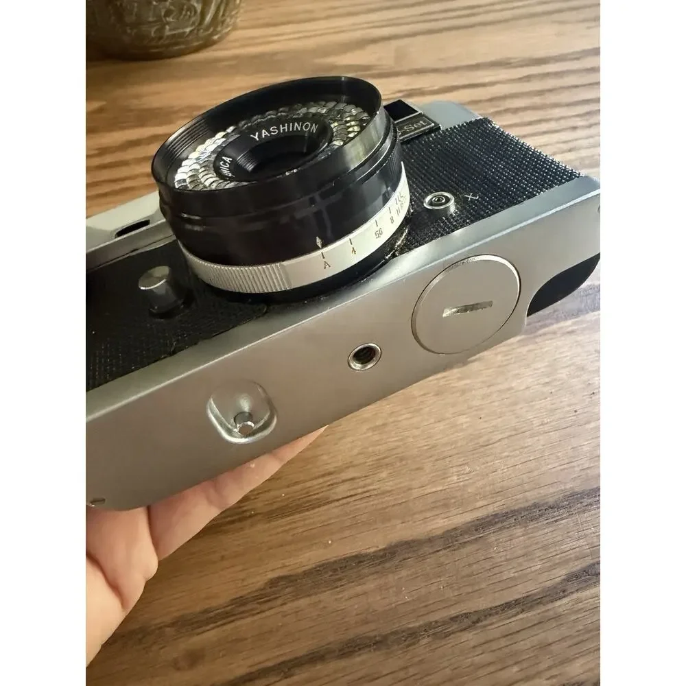 YASHICA Flash-O-Set 35mm Vintage Rangefinder Film Camera YASHINON f/4 40mm Lens
